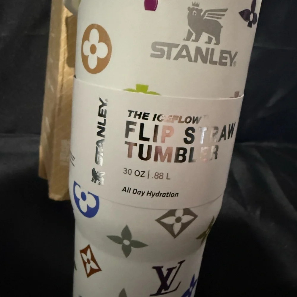 New Stanley 30oz White Tumbler with Stunning LColorfulV Pattern - Picture 8 of 9